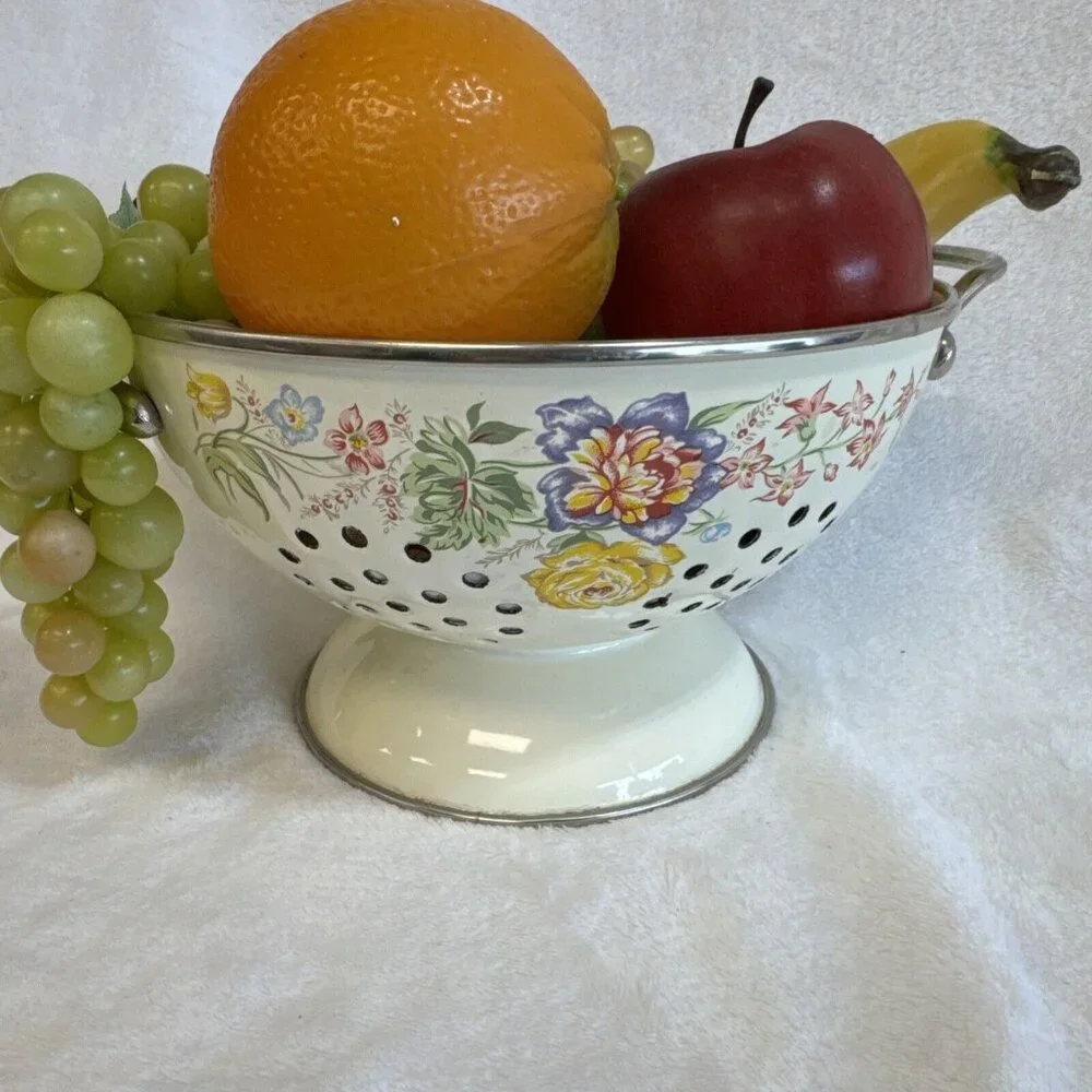Vintage Kitchen Decor Enamel Colander W/artificial‎ Fruit Kitchencore Kitsch